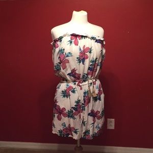Strapless  Floral Romper! Size 2X!